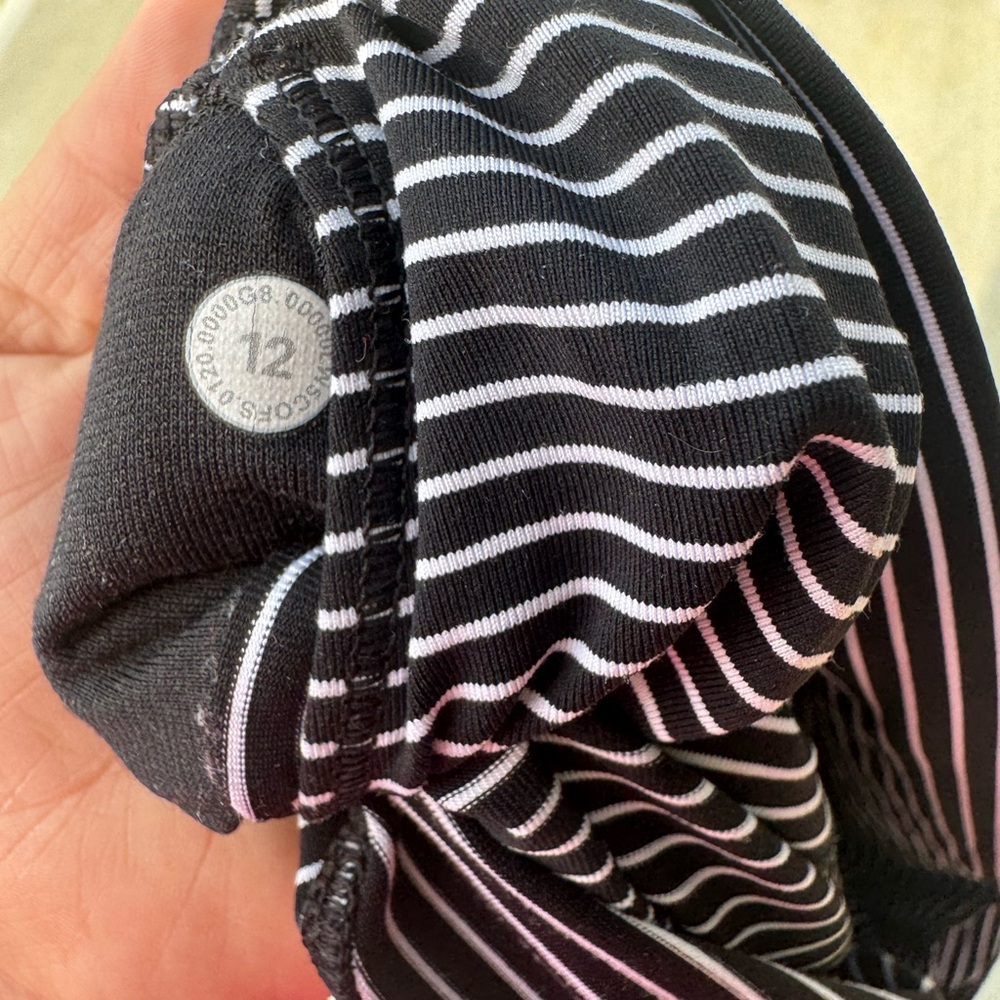 Lululemon wunder under Black and White Striped Leggings size 12 - Picture 3 of 3